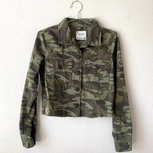 Mudd y2k 2000s Green Camo Button Up Jacket Women's Small